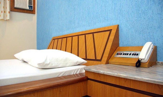 Lorena Hotel | Budget-Friendly Stay at Motel Passport with Breakfast Included