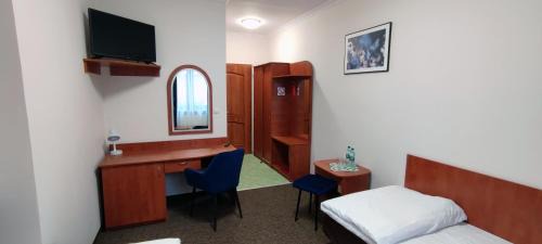 Lubrza Hotel | Cozy Stay at Motel Port 2000: Pet Friendly & Breakfast Included