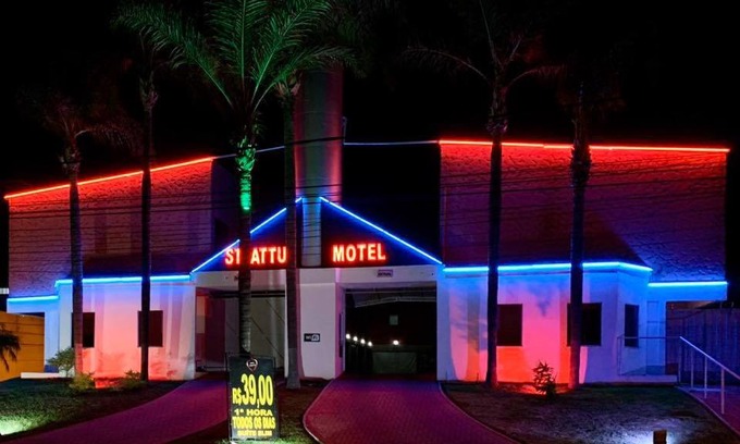Castelo Hotel | Cozy Motel Strattus for Adults with Restaurant Amenities