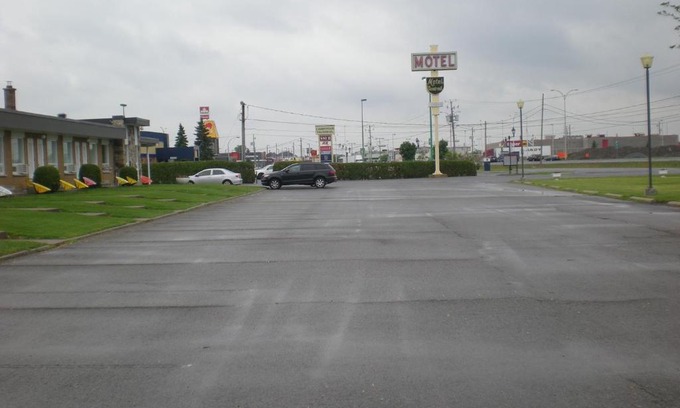 Vaudreuil Hotel | Discover Comfort at Motel Vaudreuil with Family-Friendly Amenities