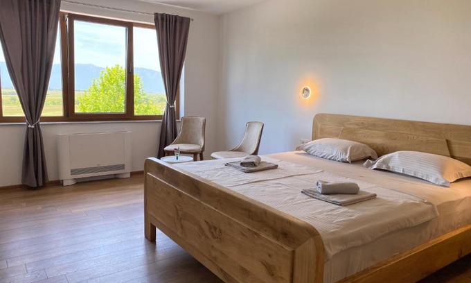Canton 10 Hotel | Budget-Friendly Stay at Motel Vujeva with Family Amenities