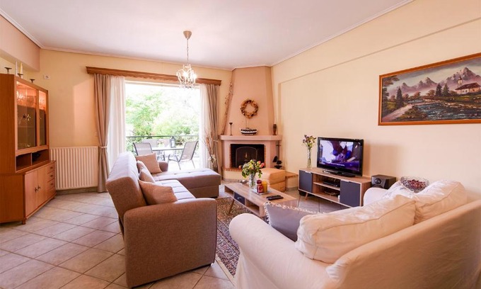 Pefki Apartment | Family-Friendly Stay at Mother's House - Guest Rated 9.8/10