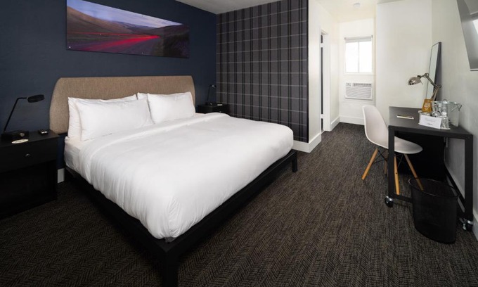 Pendleton Hotel | Pet-Friendly Motolodge with Ocean Views and Hot Tub