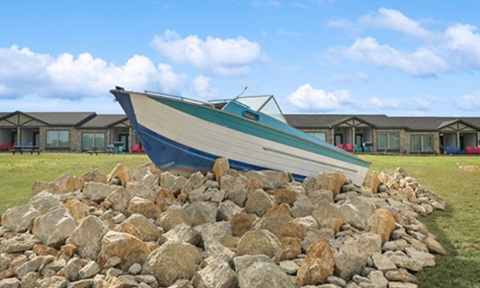 Graford Hotel | Relaxing Getaway at MotorBoat Inn Suite 15 with Kitchen
