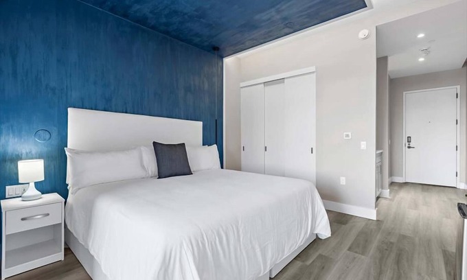 Port Morris Hotel | Modern Mott Haven Studio with Kitchenette & Free WiFi