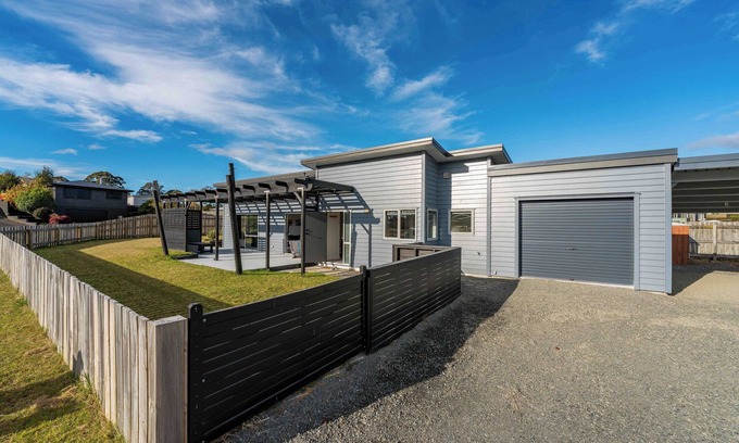 Motuoapa House | Discover Motuoapa Getaway - Family-Friendly Lake Taupo Retreat