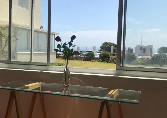 Mouille Point Apartment | Oceanfront Escape at Mouille Point Villa Capri - Rated 9.1/10