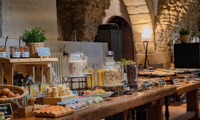 Pont Royal Hotel | Relax at Moulin de Vernègues Hôtel & Spa with Top Amenities