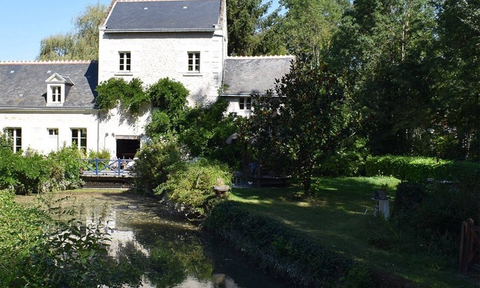 Loche-sur-Indrois House | Discover Moulin des Arts: Ocean View & Spa Amenities Await