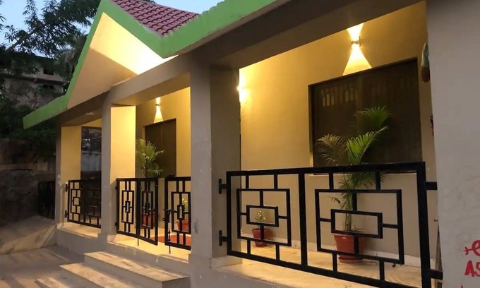 Abu Road Villa | Discover Mount Abu's 5-Bed Villa: Nature and Comfort Await!