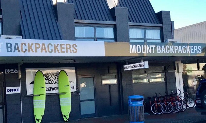 Mount Maunganui Hostel | Explore Comfort at Mount Backpackers - Pet Friendly Stay