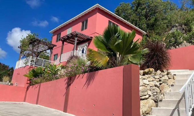 Seatons House | Kid-Friendly Mount Joy Getaway - Guest Rated 9.8/10!