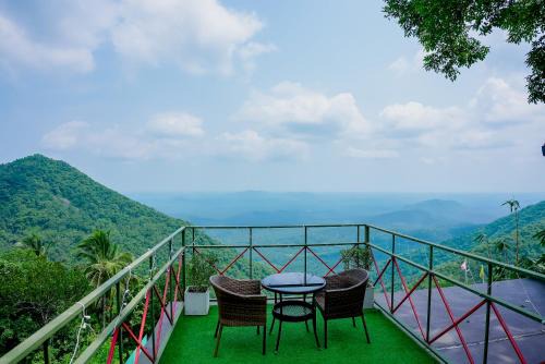 Quilandi Resort | Explore Mount Stratus Resort: Pet-Friendly & Family Fun