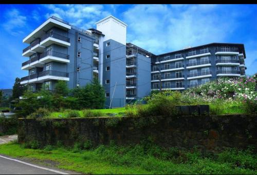 Nuwara Eliya Apartment | Explore Mount View 44: Family-Friendly Lake View Retreat
