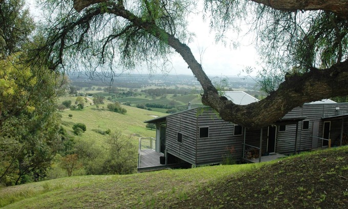 Mount View Cabin | Mountain Retreat: Mount View Lodges, Hunter Valley Stay