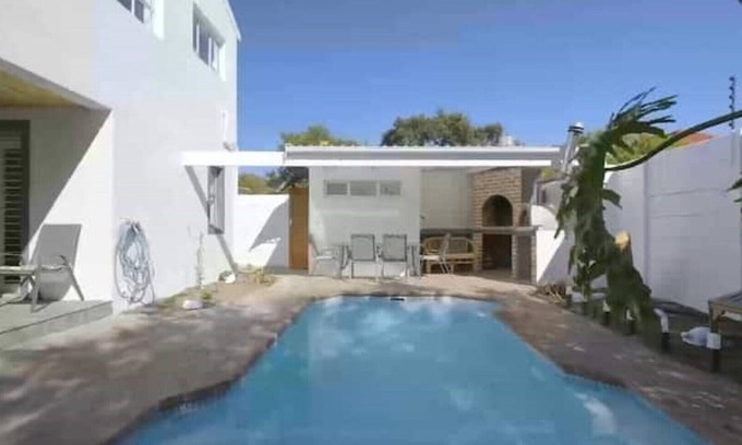 Constantia House | Enchanting Mount View Villa with Pool and Oceanfront Bliss