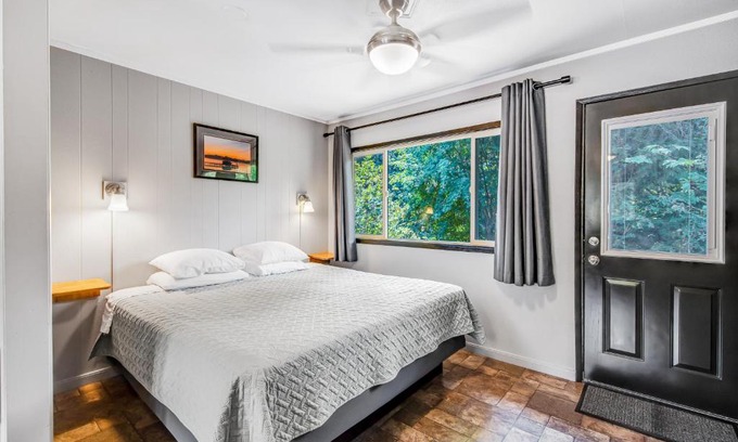 Quilcene Apartment | Pet-Friendly Mount Walker Suite - Ideal for Families
