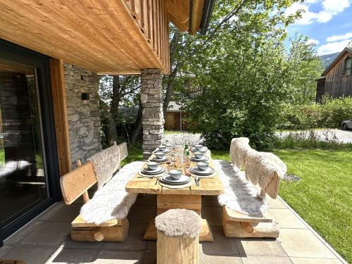 Sankt Lorenzen ob Murau House | Experience Oceanfront Bliss at Mountain Chalet Luxx
