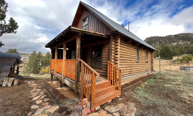 Alturas Cabin | Unforgettable Mountain Cabin Getaway at The Cranky Canard