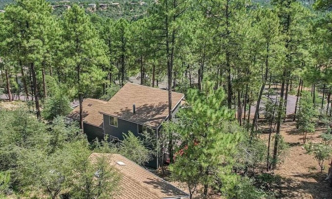 Prescott Cabin | Idyllic Cabin Retreat Surrounded by Mountain Pines