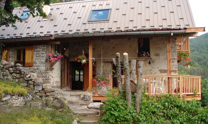 Colmars Ski Chalet | Inviting Mountain Chalet in Mercantour with Pool & Spa