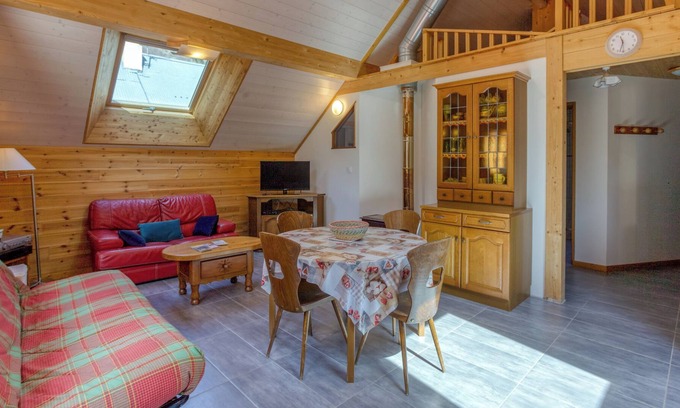 Ornon Ski Chalet | Experience Comfort at Mountain Chalet "Ornon" with Wi-Fi