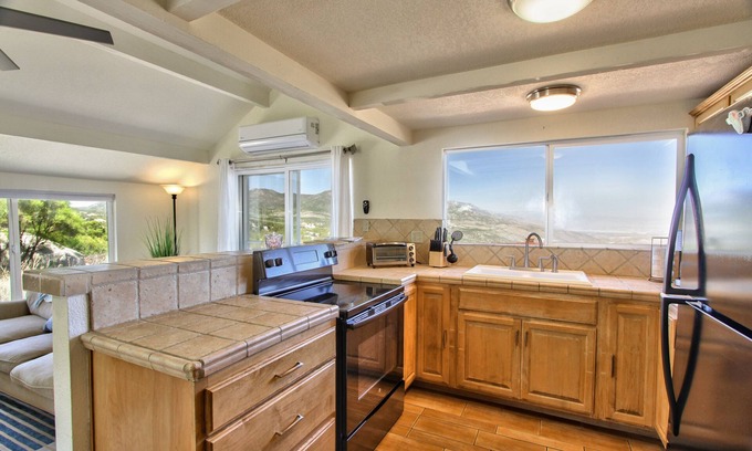 Mountain Center Ski Chalet | Inviting Mountain Chalet: Pet-Friendly Getaway with Breakfast