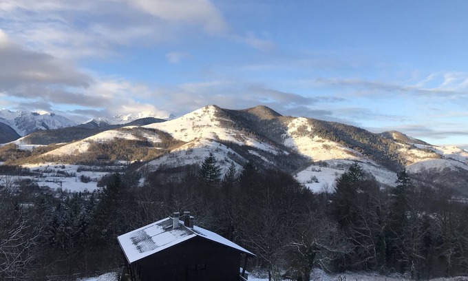 Aste Ski Chalet | Scenic Mountain Chalet with Garden & Spa Amenities