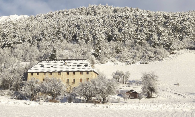 Pra Loup Apartment | Mountain Retreat Apartment: Guest Rated 10/10 with Amenities