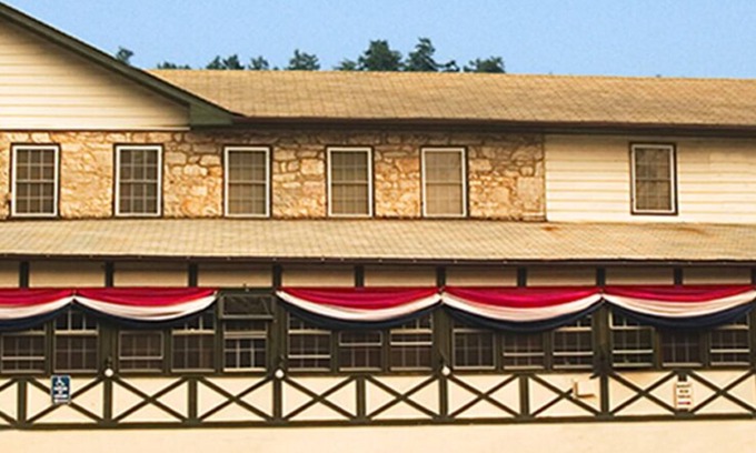 Mount Holly Springs Hotel | Comfortable Stay at Mountain Creek Tavern with Family Amenities