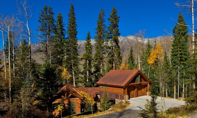 Mountain Village House | Mountain Creek Lodge: Rustic Retreat with Spa & Hot Tub