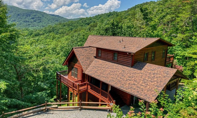 Blue Ridge Cabin | Elegant Private Cabin with Mountain Views and Hot Tub
