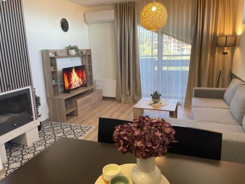 Shiligarnika Apartment | Mountain Escape 2BR in Green Life Bansko