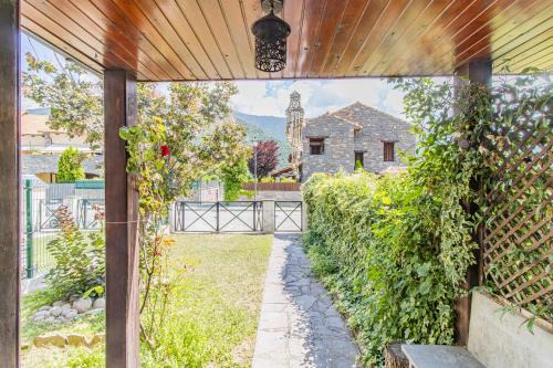 Fiscal Ski Chalet | Mountain Escape for Families & Friends in Pyrenees