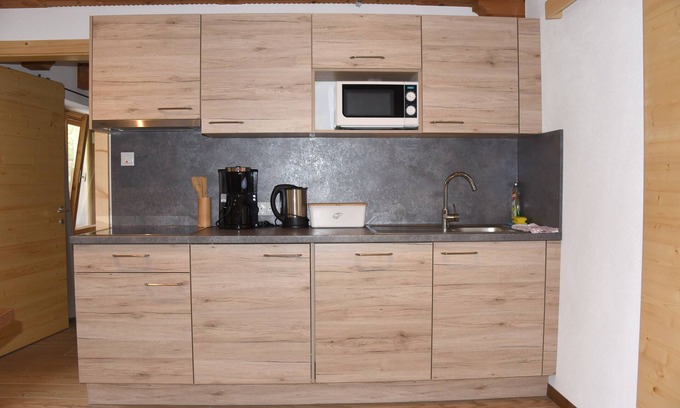 Stelvio Apartment | Family-Friendly Retreat at Mountain Farm Fragges - Apartment Tscheppa