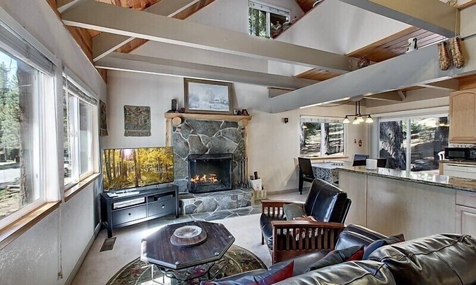 Country Club Estates Ski Chalet | Cozy Sagebrush Cottage: Ideal Family Retreat with Pool