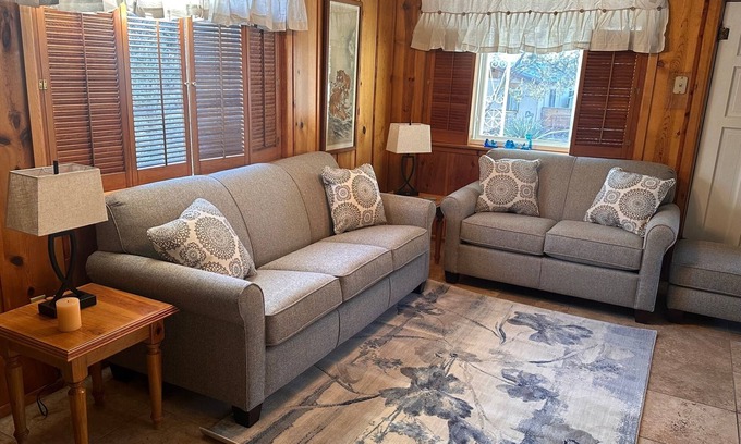 Zuzax House | Inviting Mountain Getaway at Joe's Haven - Family Friendly Retreat
