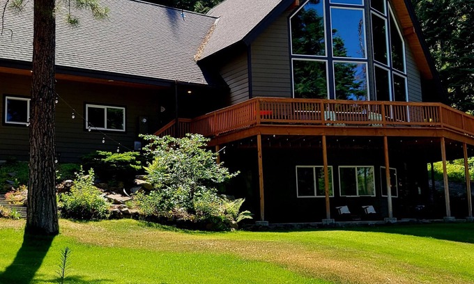 Wenatchee House | Family and Pet-Friendly Mountain Getaway with Fiber Internet