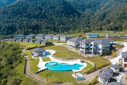 Kaski Hotel | Experience Mountain Glory Forest Resort: Spa & Ocean Views