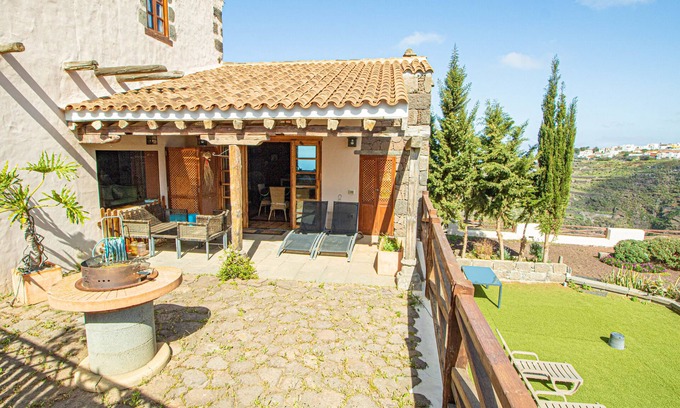 Moya House | Cozy Mountain Hideaway House in Moya with Kitchen Access