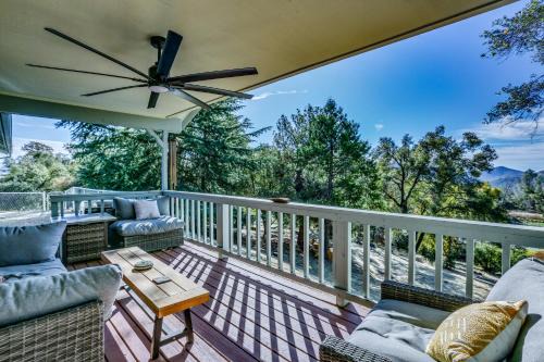 Ahwahnee House | Idyllic Retreat Near Yosemite with Family and Pet-Friendly Perks