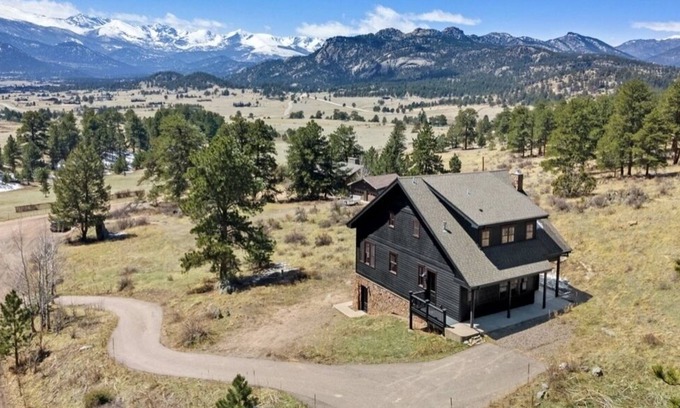 Estes Park House | Mountain Home with Breathtaking Views Near Long's Peak