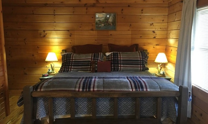 Valley Creek Run House | Pet-Friendly Mountain Joy Cottages with Spa & Hot Tub