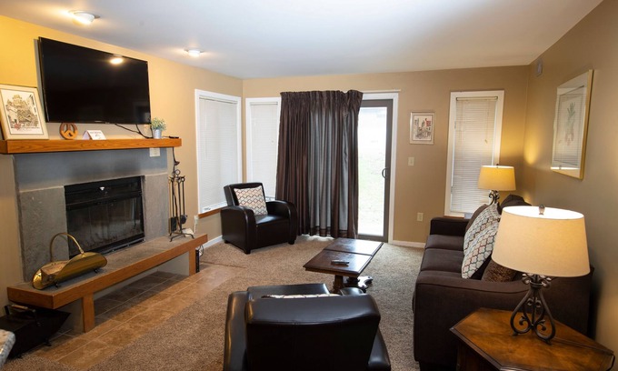 Ludlow Condo | Cozy Mountain Lodge at Okemo: Renovated 1BR Condo Retreat