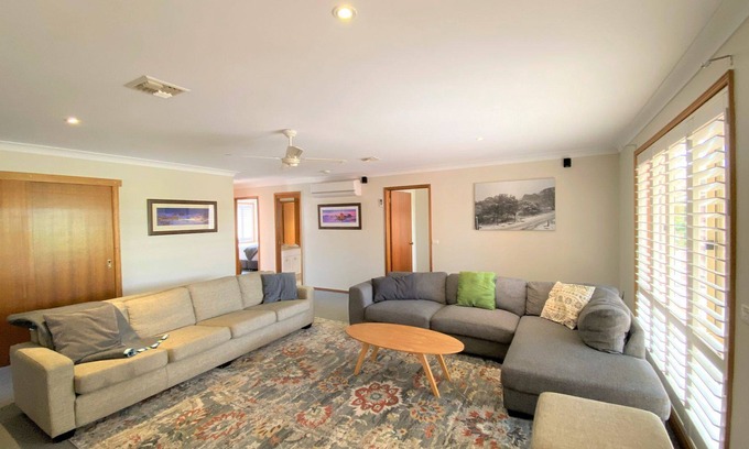 Jindabyne House | Mountain Lodge - Perfect for Large Families