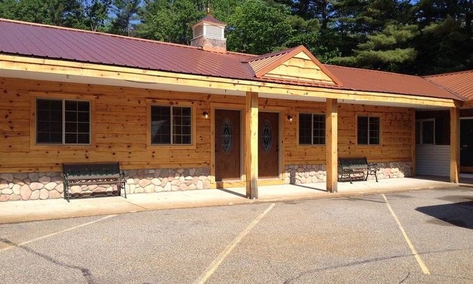 Intervale Condo | Cozy Mountain Lodge Condo Suite Near Storyland & North Conway