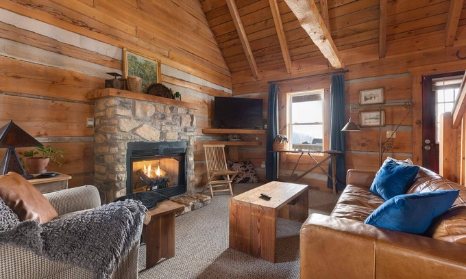 Vesta House | Exceptional High Country Log Cabin with Hiking & Gas Logs