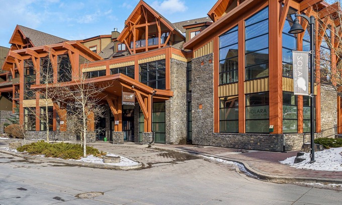 Canmore Condo | Explore Adventure at Mountain Luxury Resort - Rated 10/10