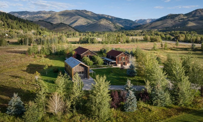 Sun Valley Apartment | Modern Mountain Apartment in Ketchum with Trail Access