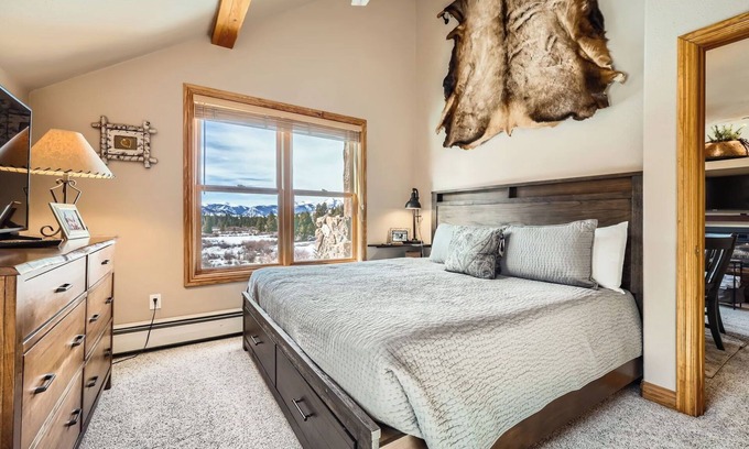 Mountain House Condo | Mountain Paradise Awaits: Breathtaking 2-Bedroom Condo in Hidden River Lodge!